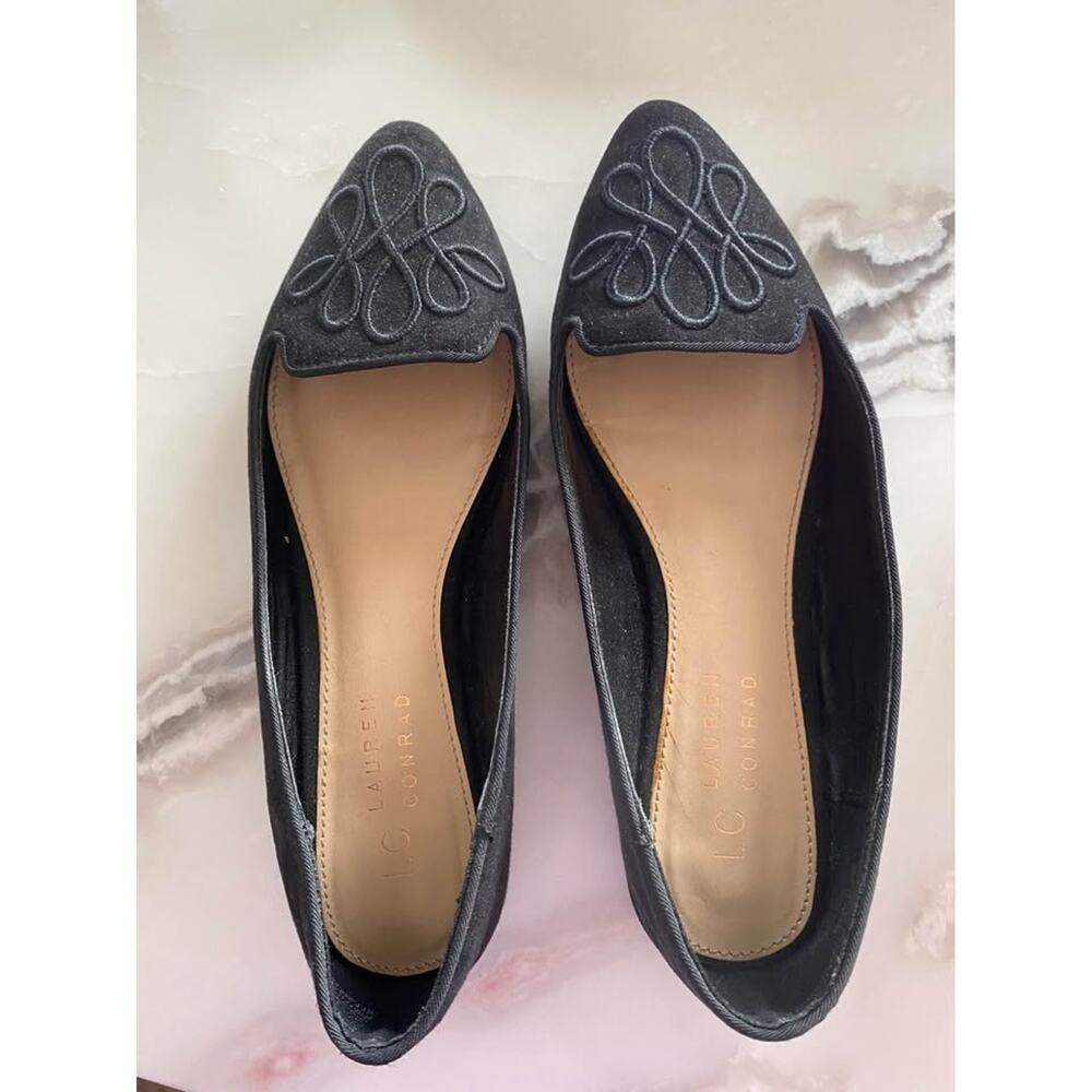 Black Pointed Toe Flats Embroidered Scroll Detail Women's Shoes size 6